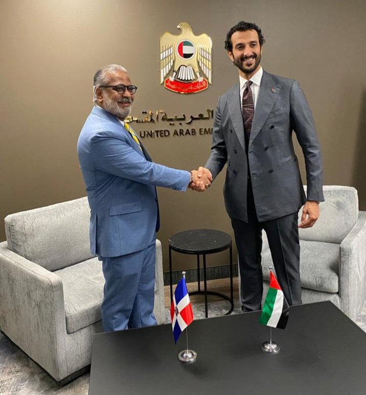 Hoy sostuvimos una reunión con el Ministro de Economía de los Emiratos Árabes Unidos, S.E. Abdulla Bin Touq  y S.E. Khalid Humaid Al Ali, Director de Transporte Aéreo. Revisamos el acuerdo aéreo y enfatizamos la flexibilización de la carga aérea.🇦🇪🇩🇴