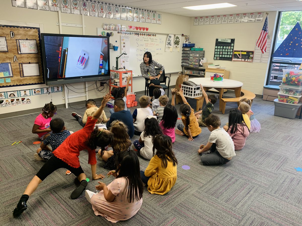 UrbandaleCSD's tweet photo. As part of their study of trees, @KA_UCSD kinder Ss in Mrs. Whitverβs class were in for a treat today when their science lesson involved taste-testing apples! Ss tasted yellow, green & red apples. And the winner is... https://t.co/zsXGfBBKDR #KApride β€οΈπ https://t.co/nQY1S5fu8i