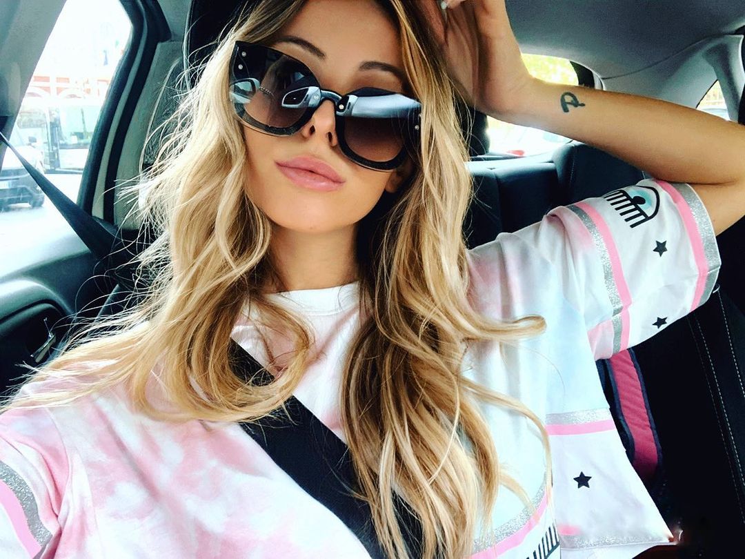 KatrinaSwan89's tweet photo. 🤪💖 #OOTD https://t.co/DN8MBI7o43