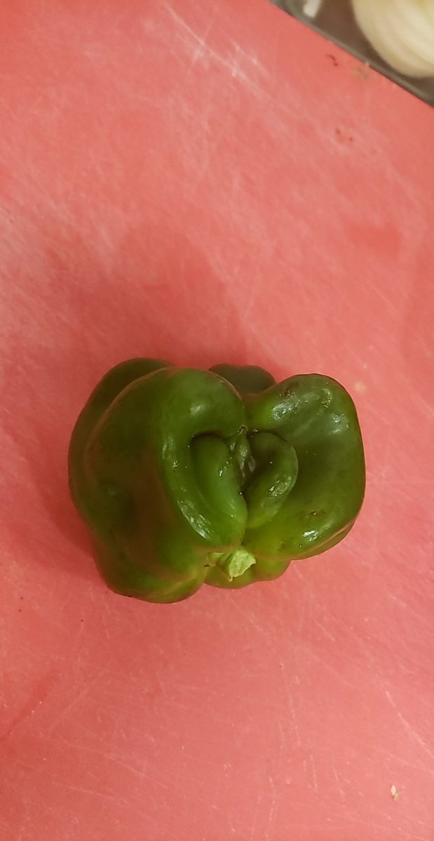 RelaxM8TY's tweet image. Bell pepussy