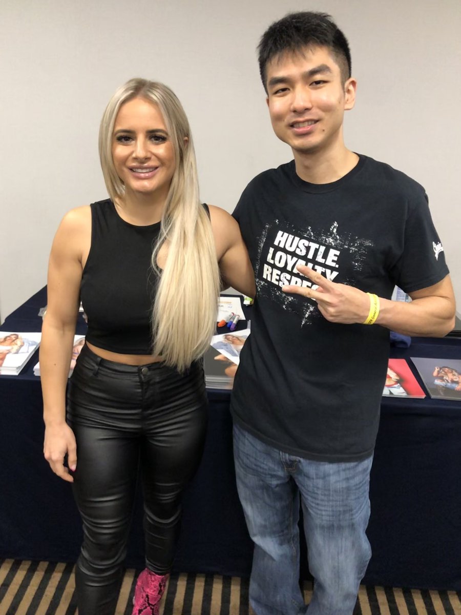 sofloandre360's tweet photo. Got to meet @nikiiduke both times this yr at #wrestlebash n #legendsofthering !❤️✌️ https://t.co/OY6wQjiyzg