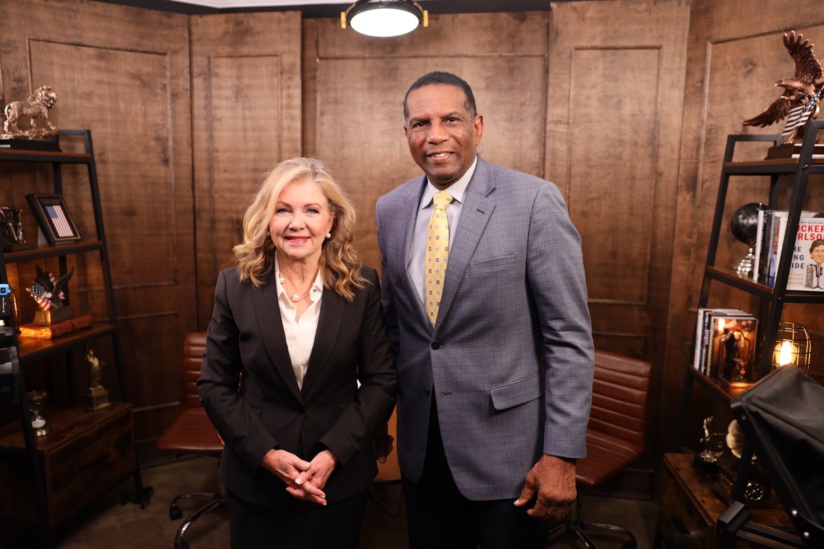 FreedomRingsPod's tweet photo. On this week's episode of #FreedomRings, @VoteMarsha and @BurgessOwens discussed the importance of freedom and our fight to preserve it for the next generation. Listen here → https://t.co/lHieWWqNbT https://t.co/L9Bh3HWDQC