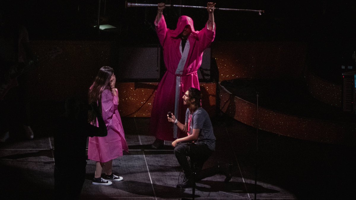 futurestarterr's tweet photo. A couple got engaged right before they played “El Mañana” 😭. Congrats to these two, this was so cute. https://t.co/Op5JSzOgjf