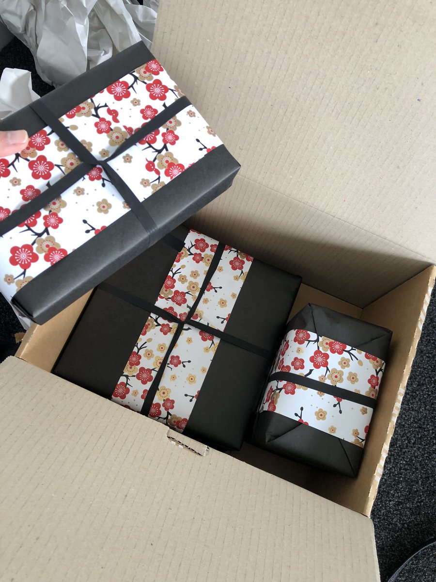Renny1003_'s tweet photo. ウェリントンに住んでる兄からお誕生日プレゼント届いた🥹❤️素敵なお茶セット。頼もしくて自慢のお兄ちゃん！🫶🏻💕 @Rocky_nz569 https://t.co/hUQBJWljTH