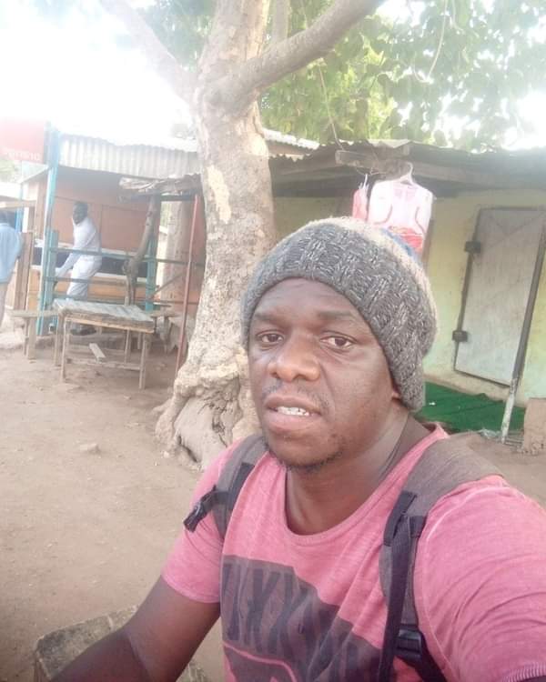 2saint237's tweet photo. Ici, je suis à Pouss (Frontière Cameroun-Tchad) pour une mission de sensibilisation sur les drogues en milieu rural...
#2Saint
#NouveauDépart https://t.co/y0KnPbVVt0
