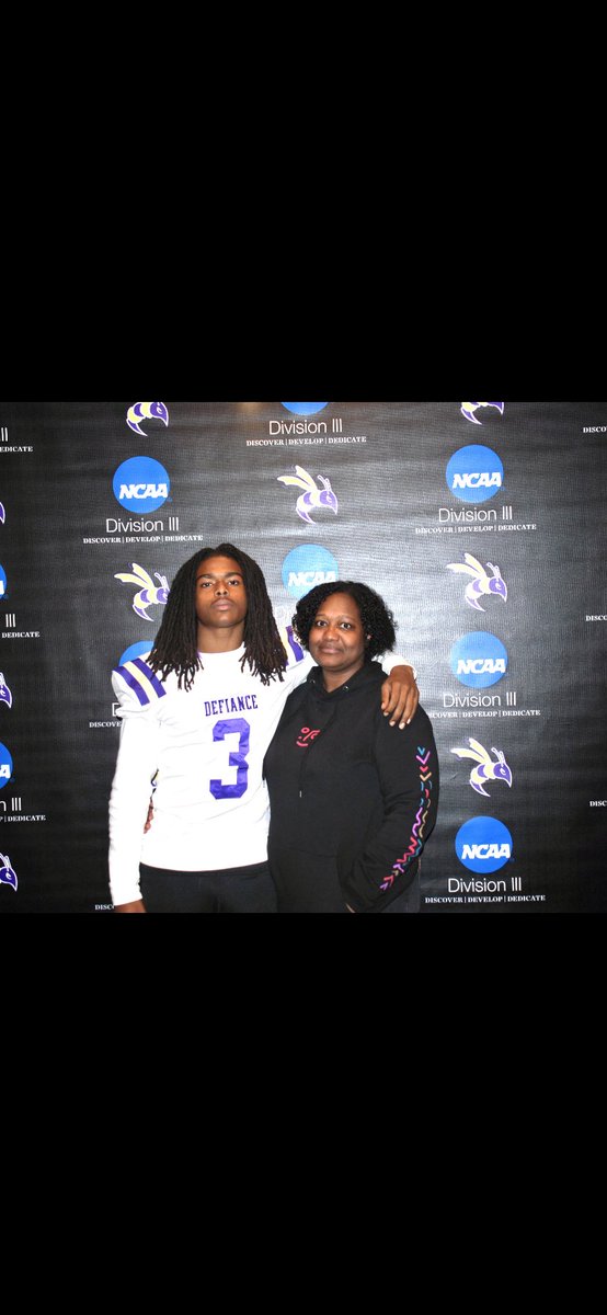 DavionFleming4's tweet photo. Blessed to receive an offer from @DCFBJackets @CoachWallaceFB   #goyellowjackets https://t.co/Di9mLZsKs6