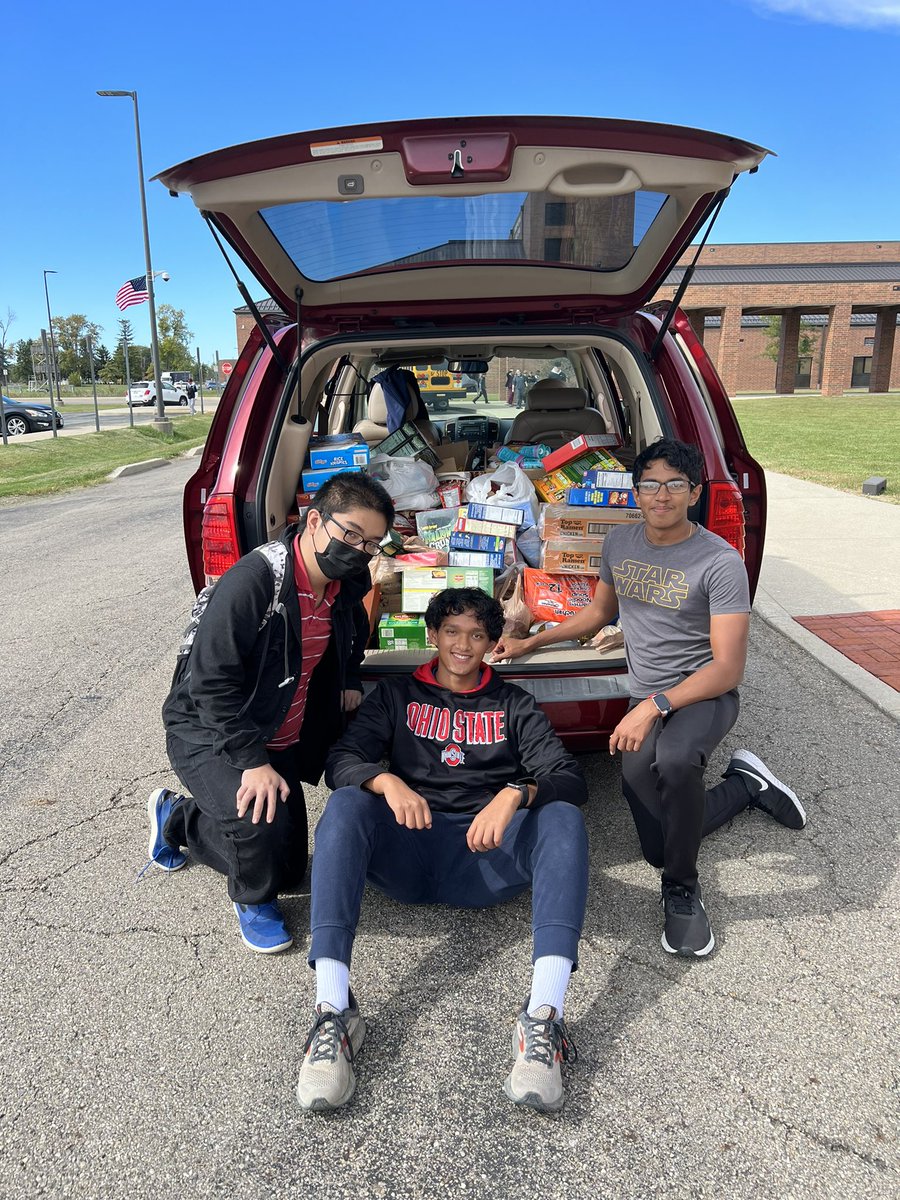 HBHSInteract's tweet photo. Great job Bradley &amp; Davidson for collecting items for the Hilliard Food Pantry! https://t.co/fHY5EshqPk