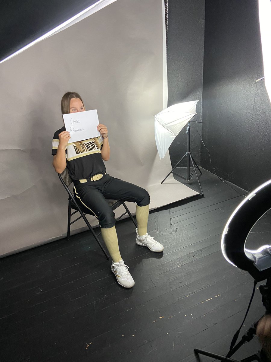 Chloe Prentiss tweet media