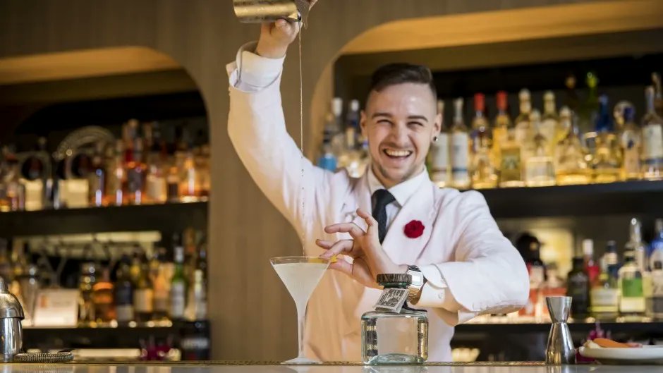 Conf_Room's tweet photo. World's 50 Best Bars 2022: Two Australian bars named in top 50 list (and they're both in Sydney) https://t.co/qRlthFubB9 https://t.co/h0vGwUJc1u