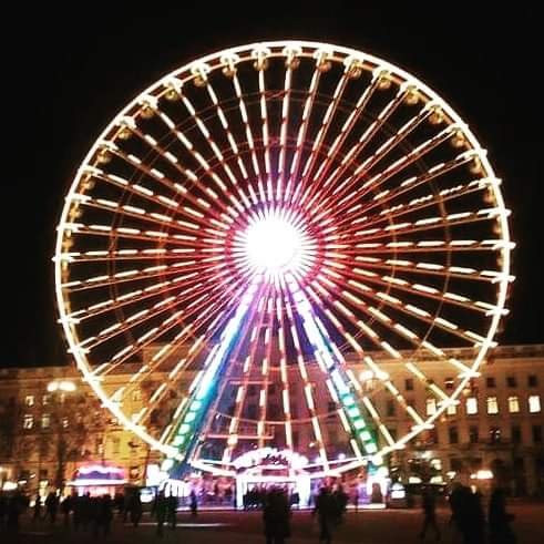 ElisaVacca's tweet photo. Spinning lights
#Lyon, December 2014

#onlylyon #lyonpics #lyonphoto #lyonbynight #rhonealpes #urbanpics #urbandetail #urbanphotography #citypics #cityphotography #streetphotography #nightphotography #citylights #panoramic #wheel #ruotapanoramica #france #holiday https://t.co/tpt02hS2NN