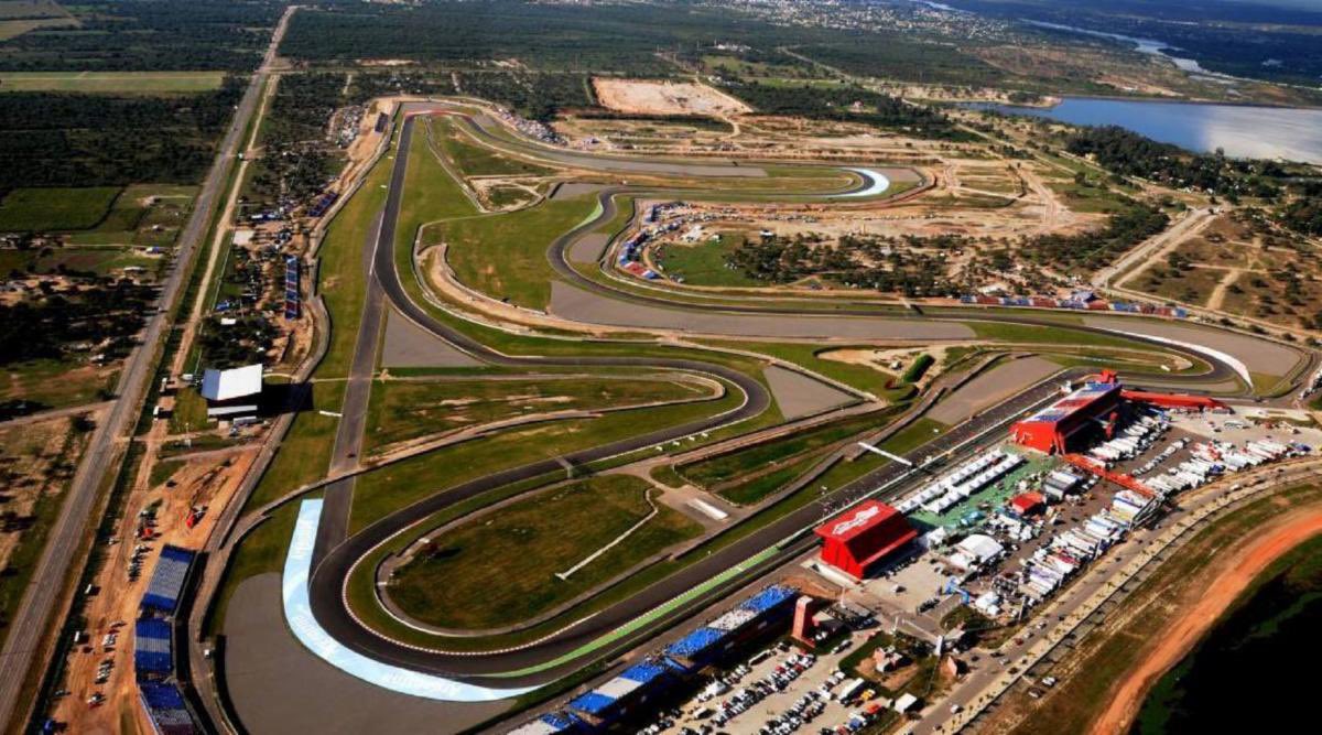 Juncos + Canapino = <a href="/IndyCar/">NTT INDYCAR SERIES</a> en Argentina. Después de 51 años regresa un auto de la serie a pistas argentinas, primero en Buenos Aires el 6 de Noviembre, luego en Termas de Río Hondo el 9, pilotado por el múltiple campeón nacional <a href="/AgustinCanapino/">Agustín Canapino 🇦🇷</a>. ¡Para no perdérselo!