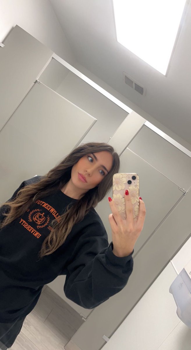 nadia tweet media
