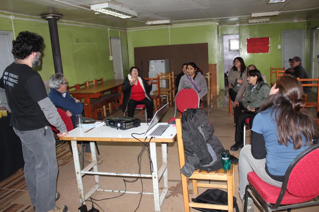 RedClimatica's tweet image. Seguimos informando y dialogando con la comunidad para informar conclusiones del proyecto "filtro", tecnología de precipitadores electrostáticos para descontaminar. Este martes en población Pablo Neruda de #Coyhaique #CIEP