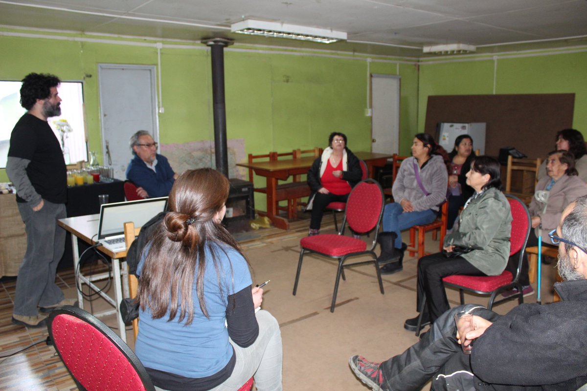 RedClimatica's tweet image. Seguimos informando y dialogando con la comunidad para informar conclusiones del proyecto "filtro", tecnología de precipitadores electrostáticos para descontaminar. Este martes en población Pablo Neruda de #Coyhaique #CIEP