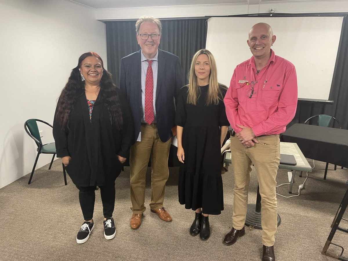 DanStrickAus's tweet photo. Wonderful to be in Bega and represent @MissionAust at the Round Table on Homelessness and Housing. Event organised by Dr Michael Holland MP. Also great to see Trina from @HomelessnessNSW too #begavalley https://t.co/PTWqMEs8xW