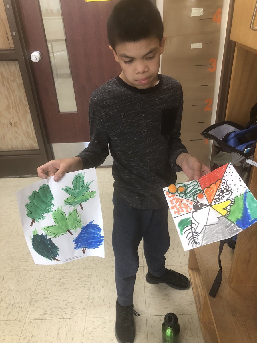 Gainsclassroom's tweet photo. J created some amazing Fall Art in Ms. Seguin’s grade 7 class today! https://t.co/zbVUod1yJH