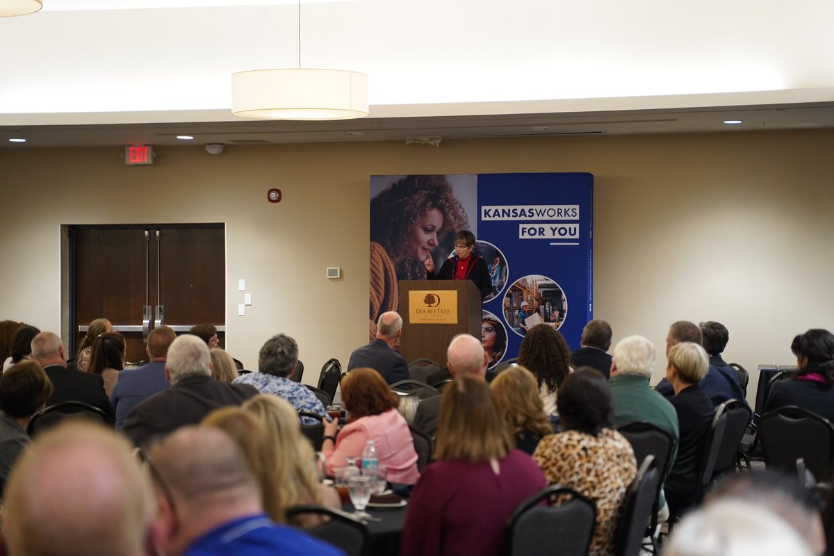 GovLauraKelly's tweet photo. It's great to be in @lawrenceks today at the Kansas Workforce Innovation Conference to talk about how we're supporting Kansas workers and strengthening our labor force. https://t.co/NjwLOtPkhL
