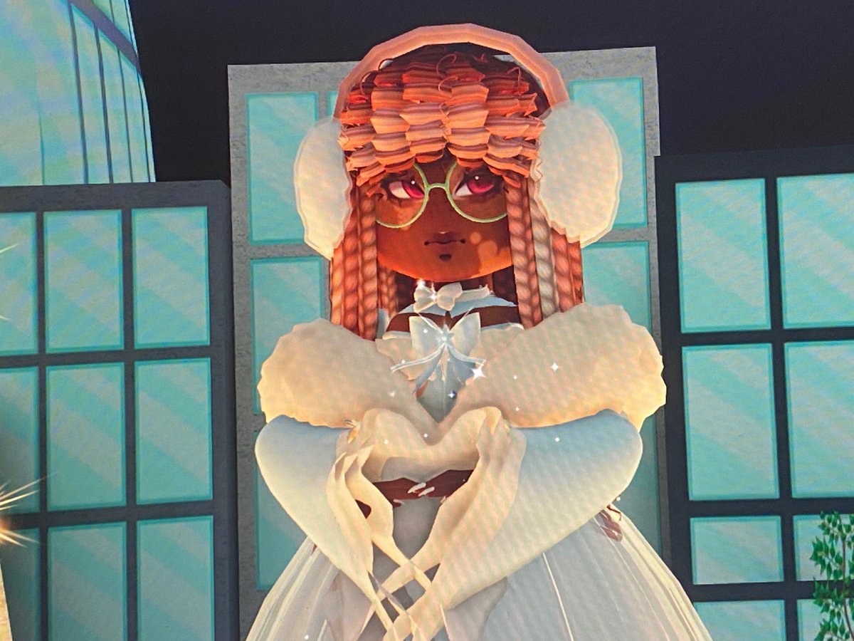 empressdesignss's tweet photo. Chiyoko and Nora have re - modeled, and tweaked the outfits a bit 🤭 https://t.co/QL4Xltknws