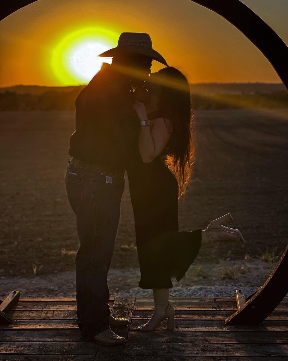 karinapena_8's tweet photo. 4 months till forever https://t.co/vnstvvdx3w