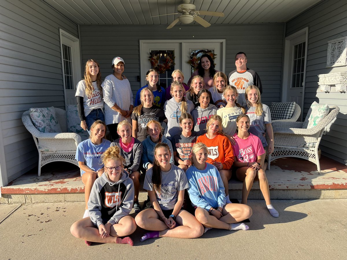 Ann_Vogel4's tweet photo. Thanks to the Miller Family for hosting team dinner tonight. #eatpastarunfasta https://t.co/rVxECi2UNF