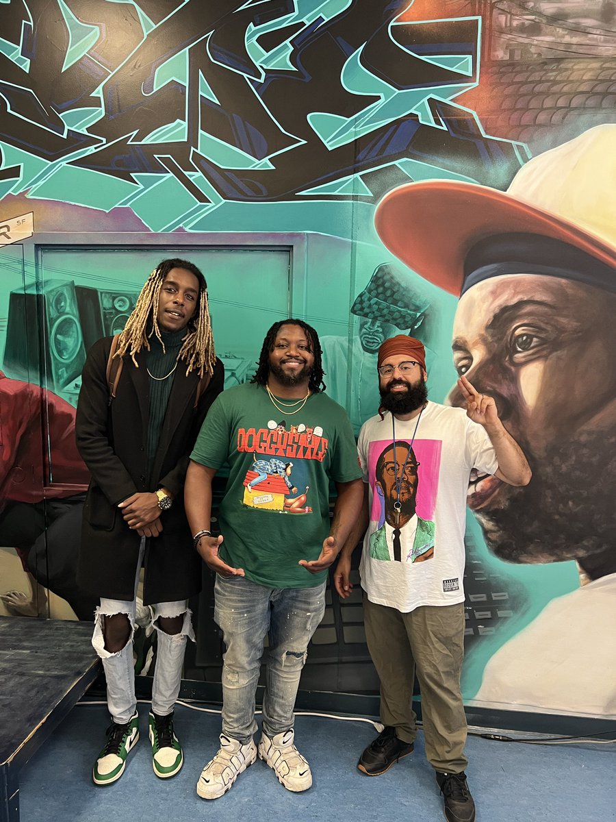 Peace to my brotha <a href="/_gbizness/">G BiZ</a> &amp; family for rollin through #MusicTechSF and checking in with the students! #JDillaMusicTech <a href="/savethemusicfdn/">Save The Music</a> <a href="/106KMEL/">106 KMEL</a>