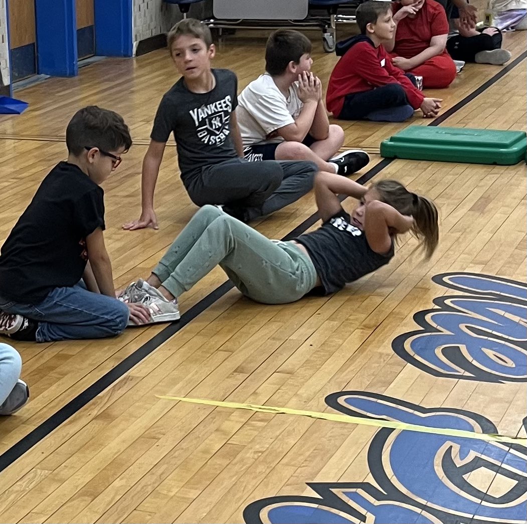 JaneSieg's tweet photo. Teamwork makes the dream work @NewMonmouthElem @CoachRidolfi @MrAlessiMiddPE @MrsDOrozco @TaraGarzone #fitstudents #welovepe #rainydayfun #smiles https://t.co/Lmj44PhGjm