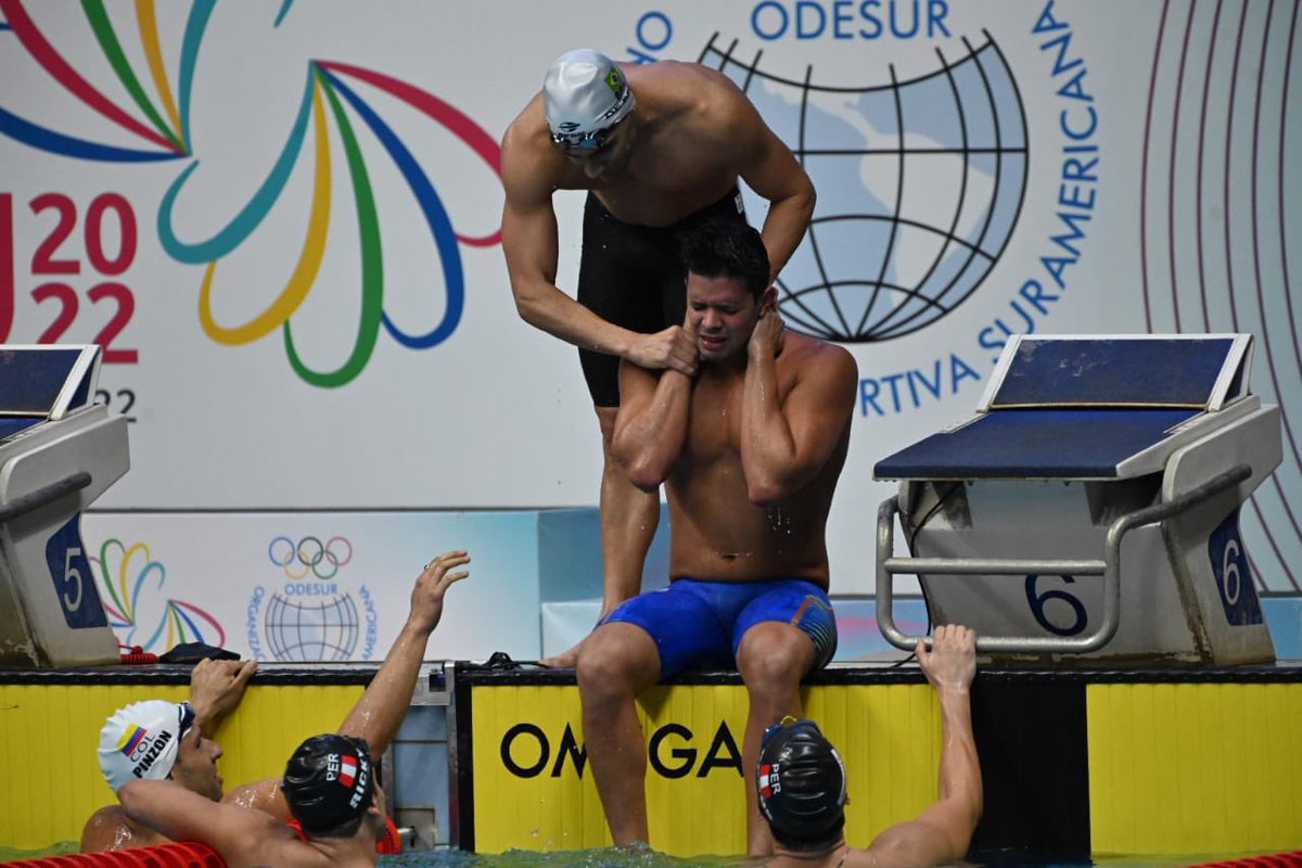 coparaguay's tweet photo. 👏🏼🥉¡MEDALLA DE BRONCE para el #TeamParaguay🇵🇾 en los Juegos Suramericanos @asu2022oficial! ✨

🏊🏼‍♂️ #Natación ¡Matías López se subió al podio suramericano en los 200 metros espalda y consiguió la 15ª presea para nuestro país!

#ParaguayPuede #VamosParaguay #ElSueñoDeTodos #ASU2022 https://t.co/AidMS5YSJR