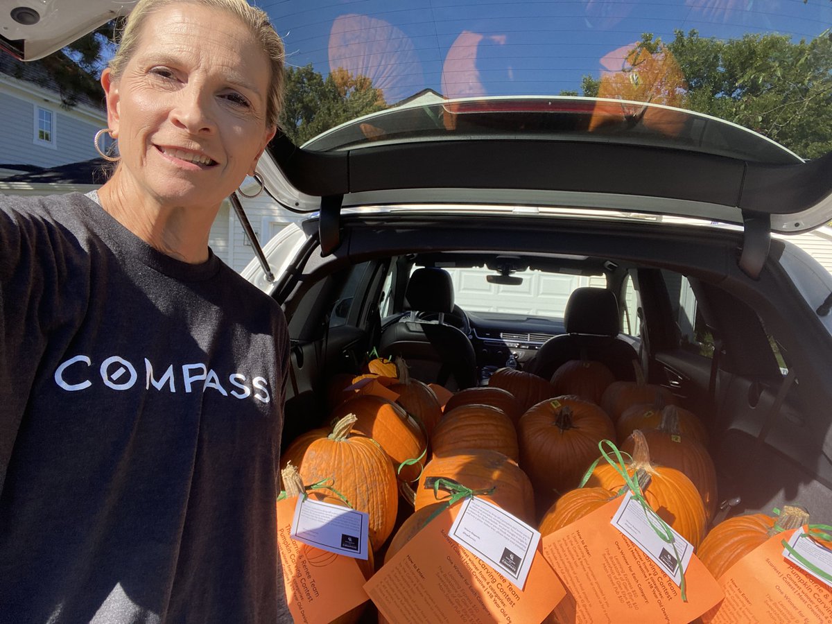 SKPierce8's tweet photo. Fall FUN!! What’s better than a pumpkin decorating contest sponsored by @thecarrieandreneeteam at COMPASS. Message me for details and a pumpkin delivery while supplies last. 630.337.1758 
#compasseverywhere 
#compasschicago
#compassglenellyn
#glenellynrealestate https://t.co/ARsp8733C4