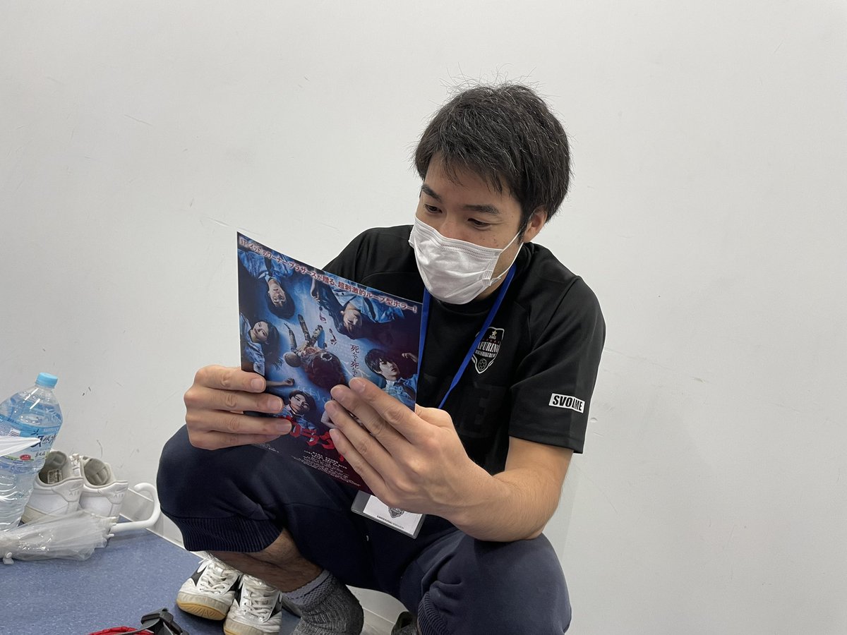 Hikaru18Teru's tweet photo. 【告知】
話題の…
映画 #カラダ探し @karadasagashi_m 

#カフリンガ東久留米 @cafuringa2005 一口スポンサーをしてくださっている
#珈琲髙村 @coffeetakamura との繋がりがある映画です！笑

チームの皆にもチラシ配らせてもらいました👏

皆さんぜひ映画館へ👏

#脚本 #土城温美 @happytime0930 https://t.co/1GW5YSAWs8