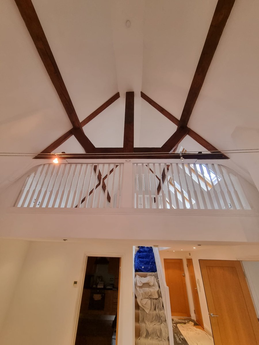 VMpropertyDIY's tweet photo. V&M Property Services ๐๐ Windsor decor! Recognition House #windsor #decor #diy #fences #decor #prodecorators
๐ช๐ ๐๏ธ๐ช๐ ๏ธ๐งฐ๐ #carpentry #propertyservices @aleexander_007 โญโญโญโญโญ๐๐ #handymanservices @vodafoneuk โ๏ธ @renaultuk ๐ #renaulttrafic @samsunguk ๐ฑ #s21plus โจ https://t.co/PMxFck8mgt