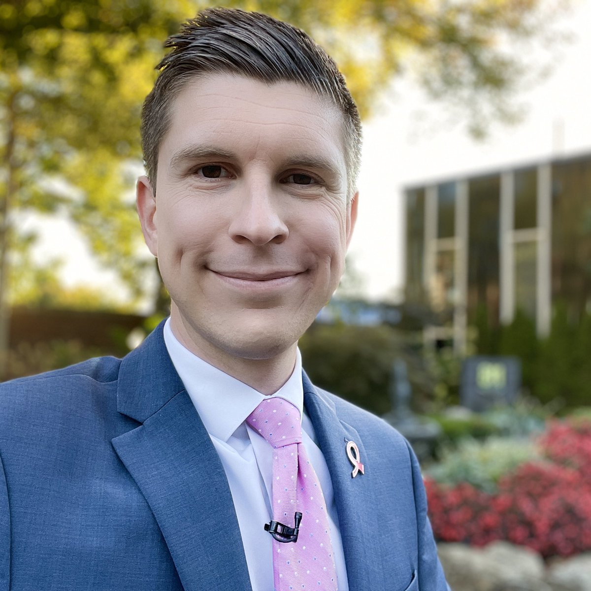I’m wearing pink on TV every day this month for my #RealMenWearPink campaign.

I’ve raised nearly $3k for the American Cancer Society already but I need your help to get me to my $10,000 goal before the end of the month.

Donate in memory of my mom here:
main.acsevents.org/goto/hokey
