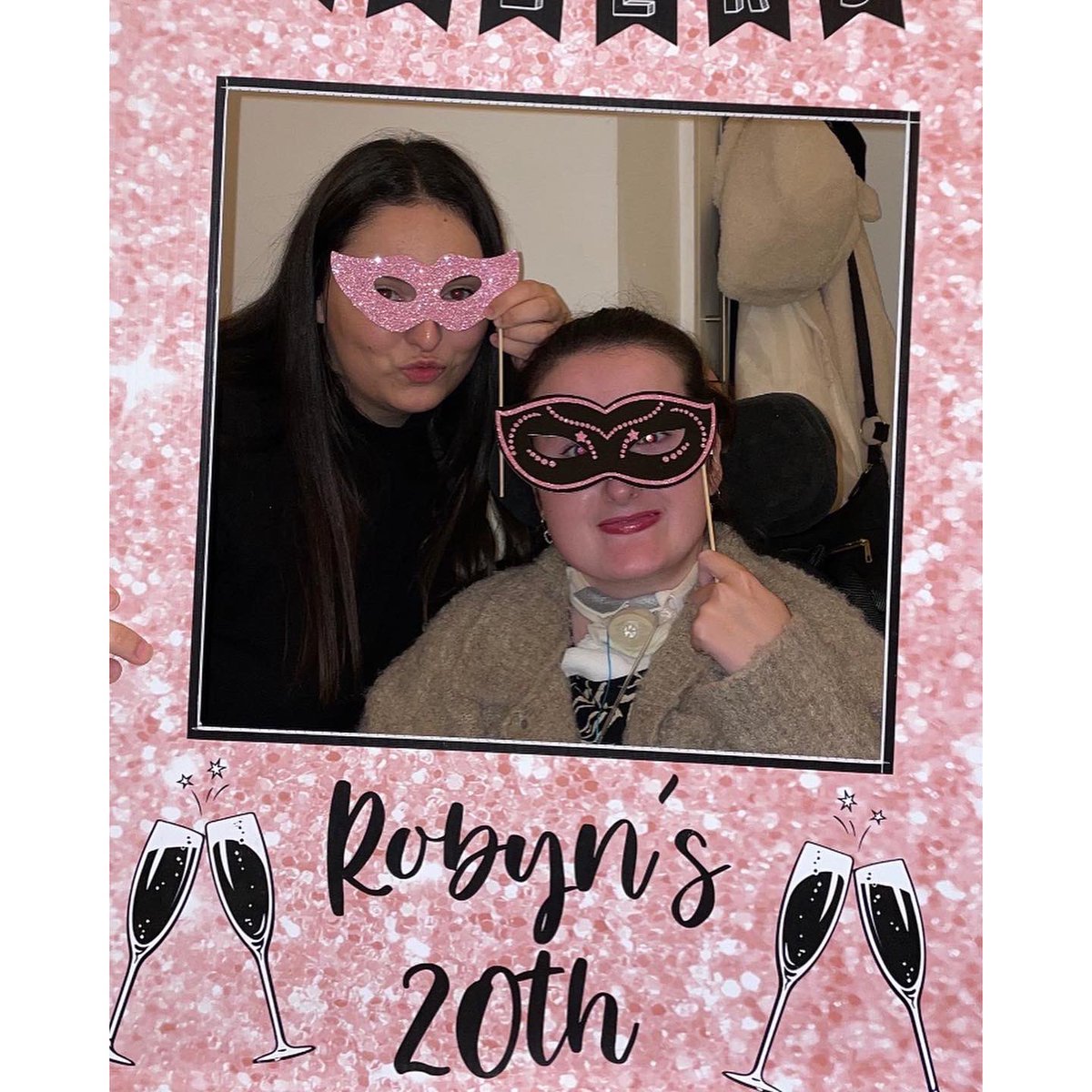 robynharris014's tweet photo. My 20th birthday ❤️ https://t.co/3q5gUbYlP3