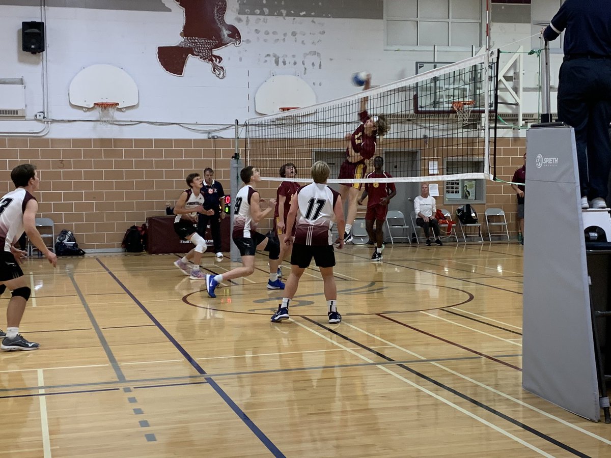 KASSAASports's tweet photo. Great Senior Boys Volleyball game being played at @FSSprops vs @RNDAthletics! #greatsets #greatblocksandhits #amazingserves https://t.co/7WMsyVzml2