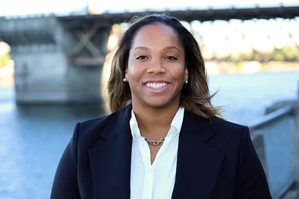 OEMBA's tweet photo. .@adidas  has promoted Lindsay Harris, MBA '24. She is now a senior financial analyst. Way to go Lindsay! 💚💛🦆💚💛🦆

#OEMBAproud #class38 #careerjourney #leadership #OregonExecutiveMBA #EMBA #Portland #MBA #Oregon https://t.co/OdTITYoO08