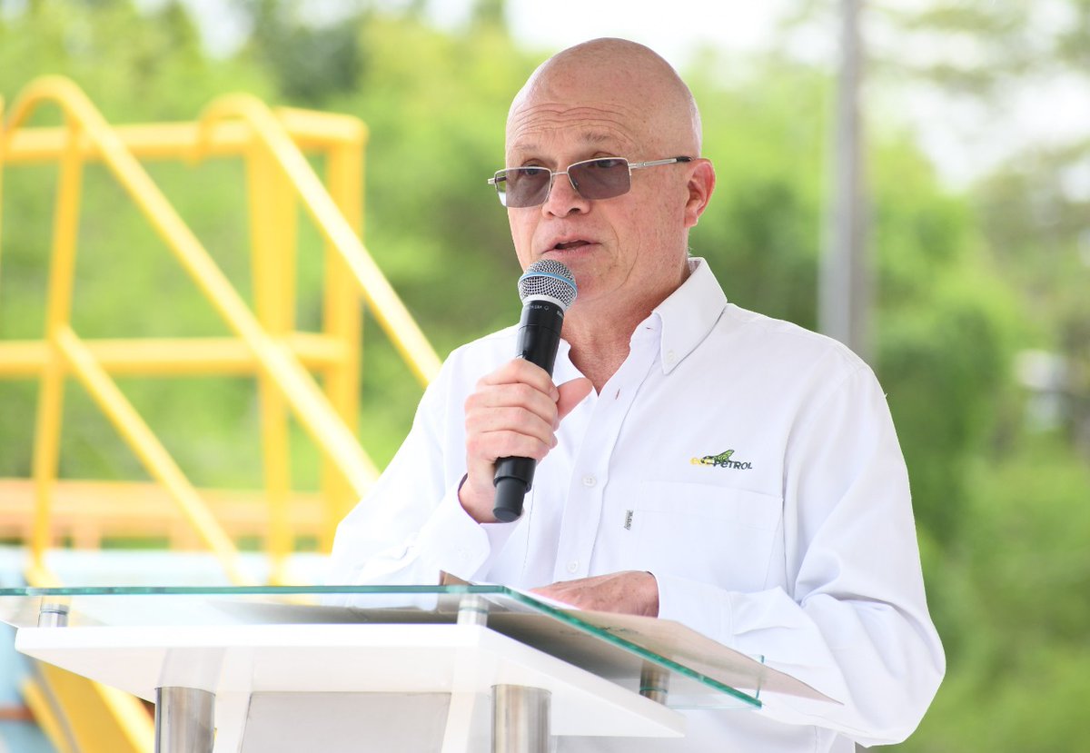 JuliaCelinaA's tweet photo. ➡️185 mil habitantes de #Barrancabermeja serán los beneficiados con la nueva planta de lodos que se construirá con el convenio firmado entre @ECOPETROL_SA con @alcaldia @AguasdeBarranc1 y la @AguasdeBarranc1

📢 Aportaremos $28 mil millones para mejorar calidad del agua💧 https://t.co/pKjg5AAtCb
