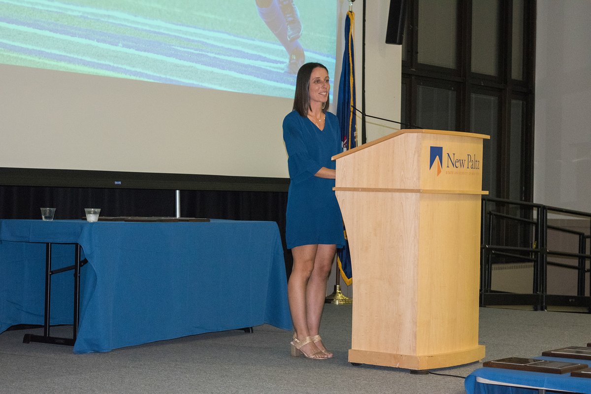 nphawks's tweet photo. The Department of Athletics, Wellness &amp; Recreation held its 2022 Hall of Fame Induction Ceremony Saturday! See photos and highlights from the event by clicking the link below ⬇️ @newpaltz @NewPaltzAlumni #NPHawks #HallofFame #Classof2022

🔗 https://t.co/Gq8L3zh0hO https://t.co/C9YA5aOJRA
