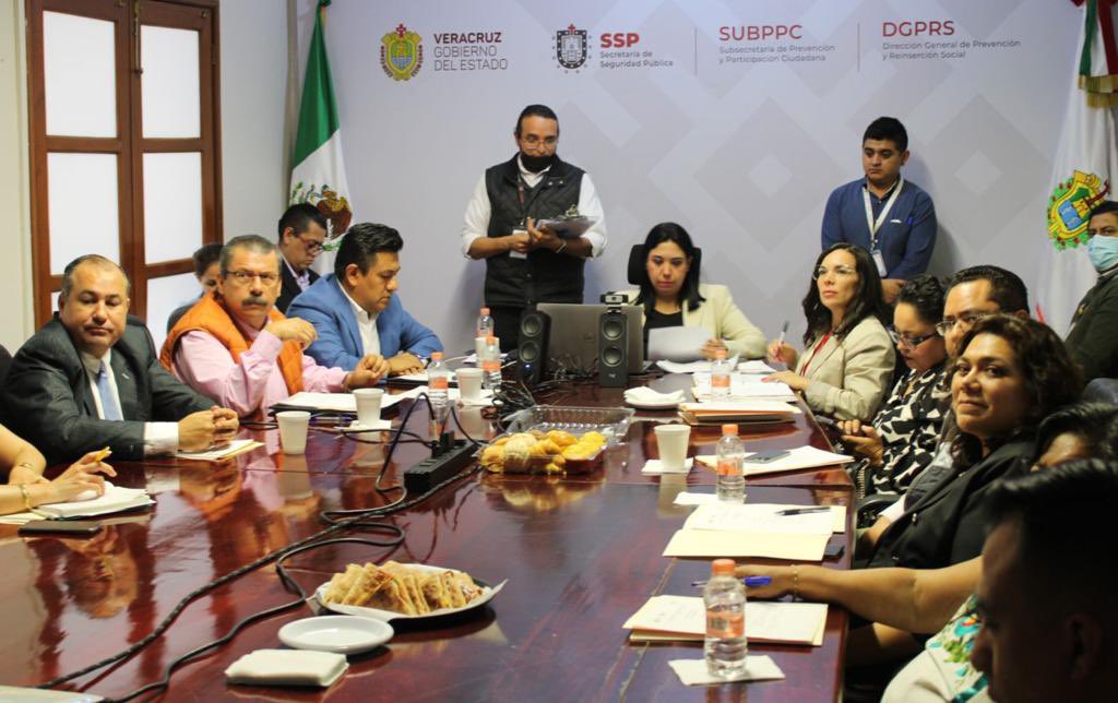 SP_Veracruz's tweet photo. Este día de manera presencial y virtual se llevó a cabo la 1ra Sesión Ordinaria 2022 de la Comisión Intersecretarial del Sistema Penitenciario de Veracruz, con el fin de coadyuvar acciones en beneficio de las personas privadas de la libertad (PPL). https://t.co/O3uJFJQvJE