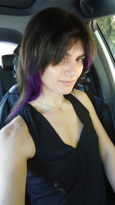 Love my new hair 😁 https://t.co/prs2coxgNJ