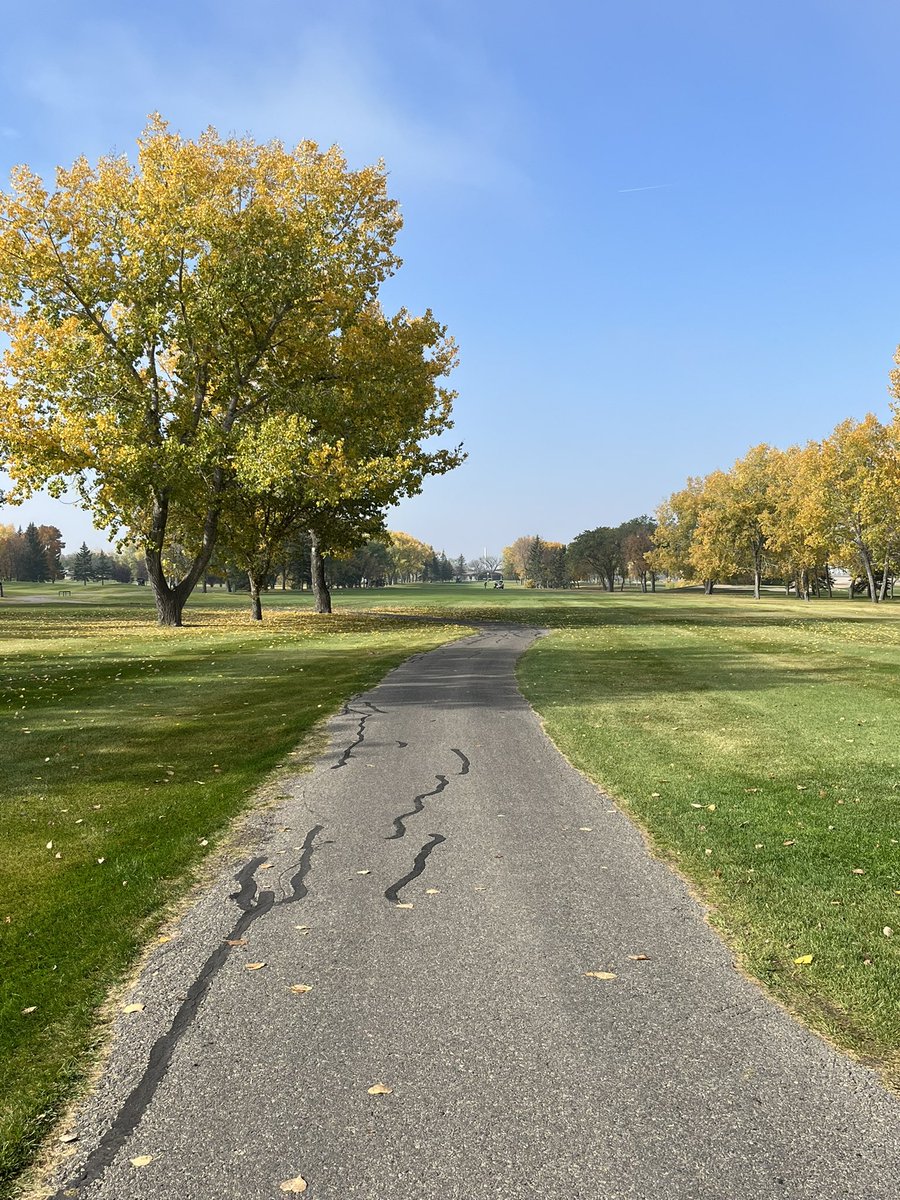 An AMAZING few days playing Oktoberfest at the <a href="/The_Wascana/">Wascana Country Club</a> and <a href="/RoyalReginaGC/">Royal Regina Golf Club</a> 

Thanks for being an amazing organizer <a href="/choppy44/">Dean Brown</a> 

Thanks to all the great sponsors.
Awesome way to finish off the season.