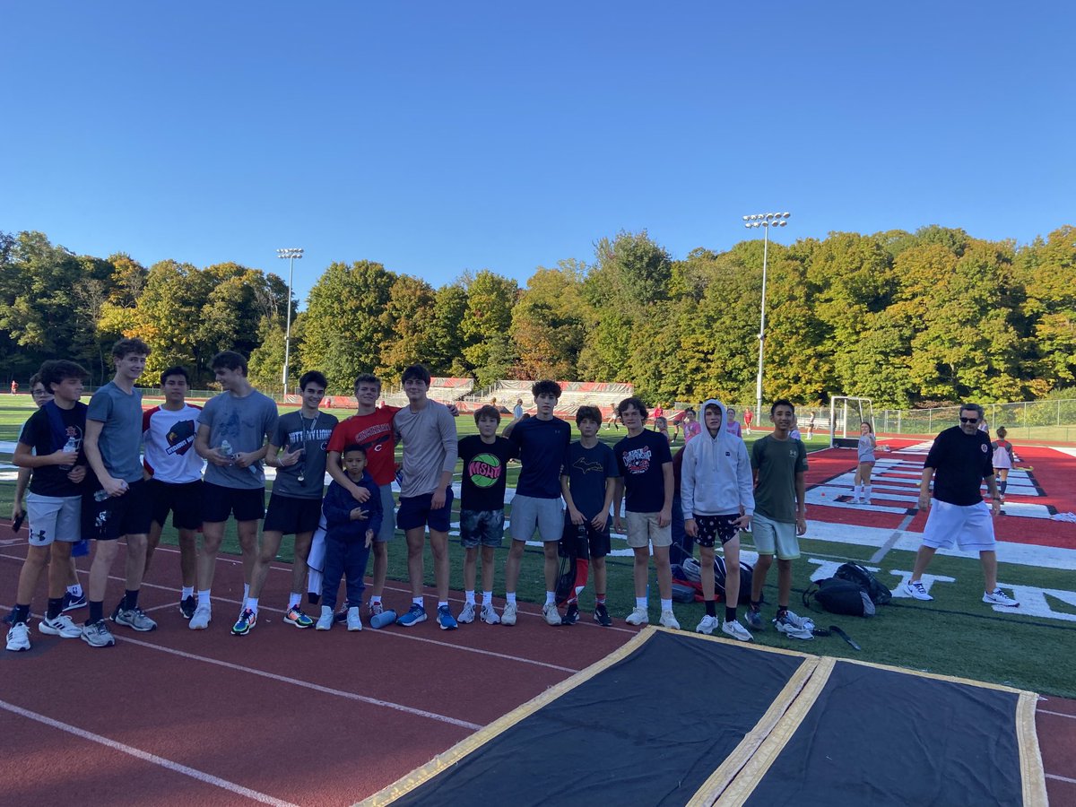 CoachRicardoHil's tweet photo. These Braves killed it today in their 4 mile run.  So proud of them. https://t.co/QLvbn1Nnt8