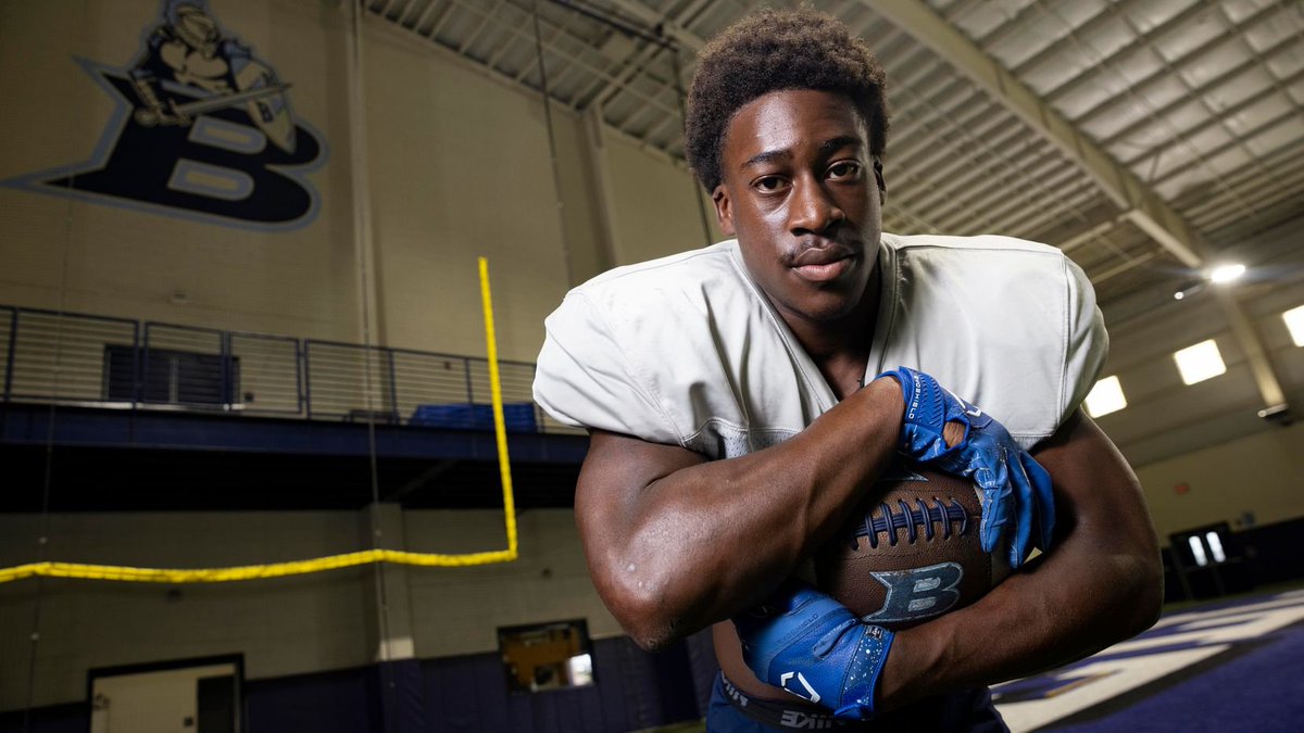 How Gracien Anto overcame a potentially career-ending injury, became one of DFW’s top RBs 💪

📲 buff.ly/3SuJxD3 

✍️ <a href="/DMNGregRiddle/">Greg Riddle</a> | #TXHSFB