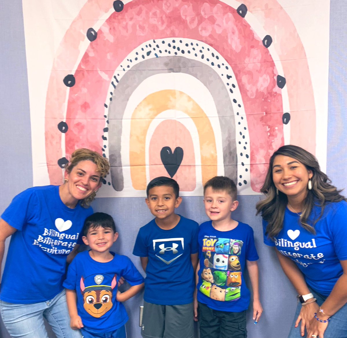 CC Nation stomped out bullying today by wearing blue! #BLUEUP <a href="/NISDCarlosCoon/">Carlos Coon Elementary</a>
