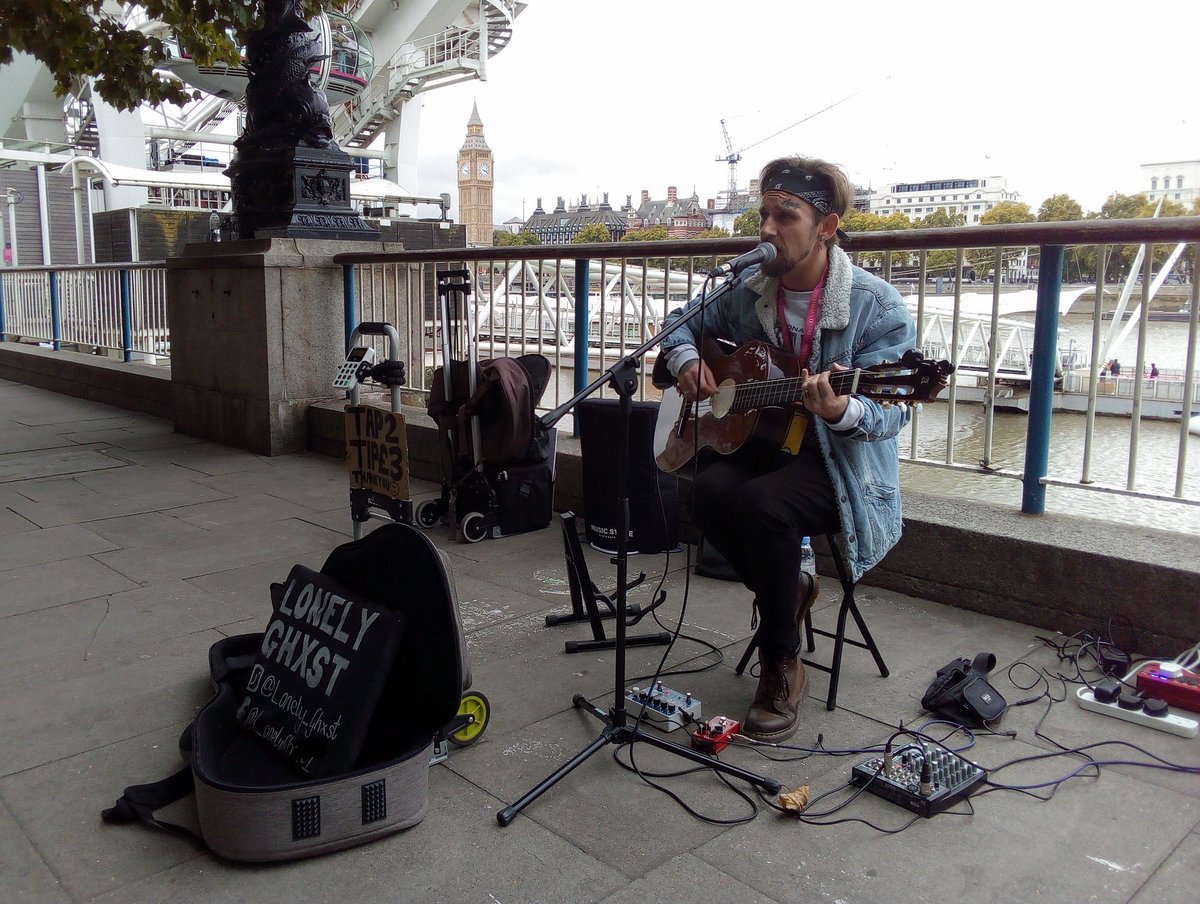 grahaml32933778's tweet photo. A very welcome addition to London's Southbank. @LonelyGhxst1 #busking #Southbank #singersongwriter #buskerlife @BuskInLondon https://t.co/LzCLZzfTgp