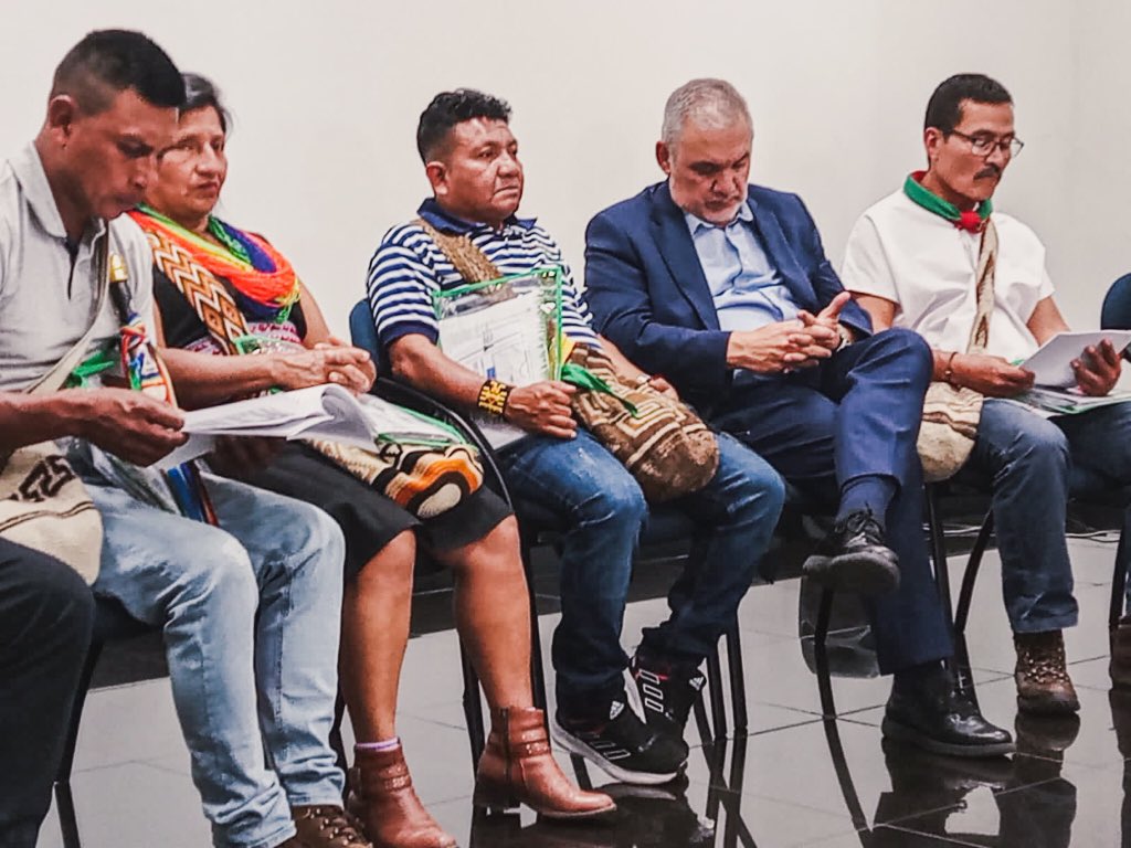 InclusionAnt's tweet photo. #SomosInclusión | ¡Gran noticia para Antioquia!🧡 Gracias a la cooperación entre la @GobAntioquia, @AmazonTeamOrg y la @AgenciaTierras, hoy, se hace entrega del Acuerdo de Constitución del Resguardo Indígena Río Alto San Juan, en el Municipio de San Pedro de Urabá. https://t.co/E9vrvdE6o1