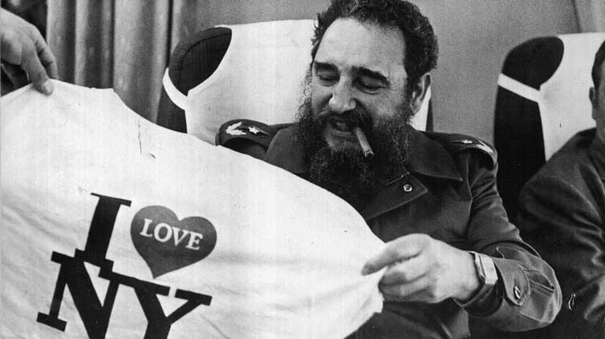 CubaOrtografia's tweet photo. #PorUnaCubaLibre #CubaEsUnaDictadura - El jinetero mayor, la expresión eterna de la doble moral, el parásito y el gusano más asqueroso del mundo. Cuando un comunista intente acusarte de imperialista o capitalista, muéstrale estas fotos. Abro hilo. https://t.co/jObTbWX1x0