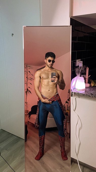 Spooky horny season 🥵🕸️ https://t.co/kOjMttGr8U