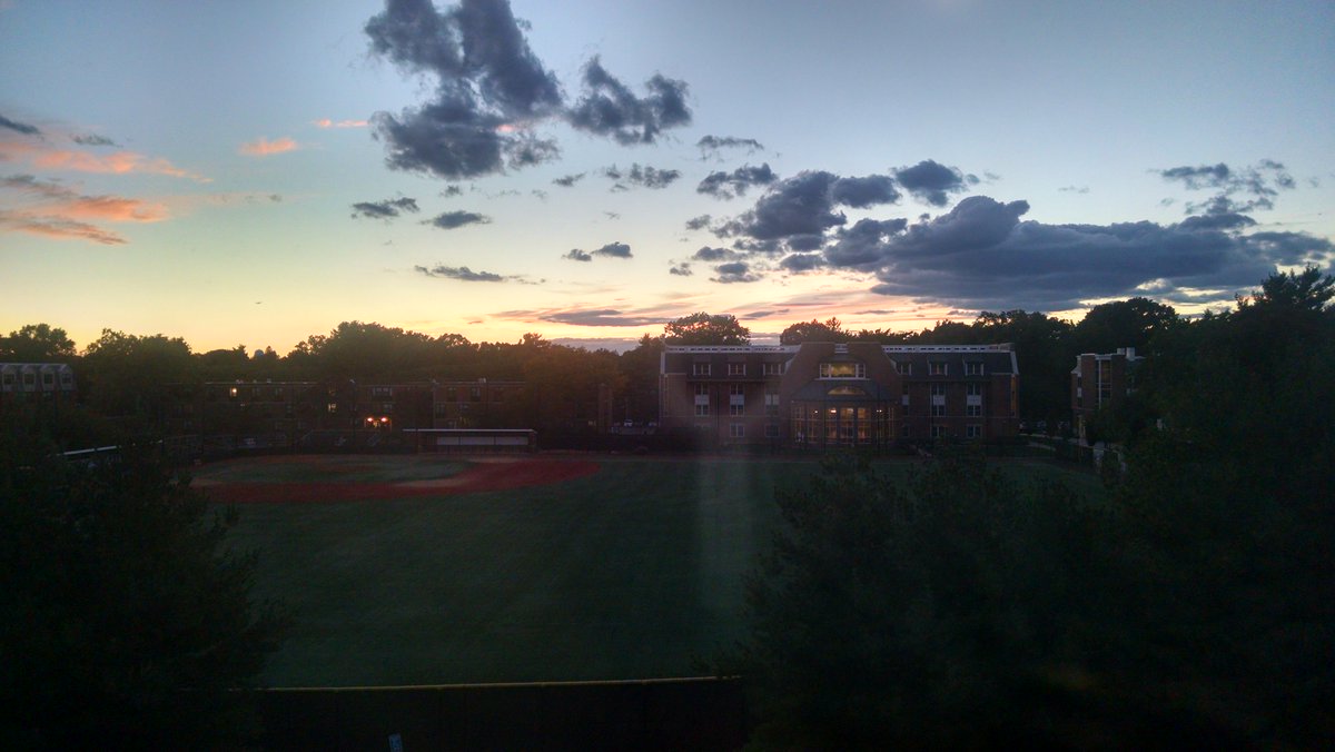 AdelphiU's tweet image. There&apos;s nothing like ending the day with our #AdelphiSunsets 🌅