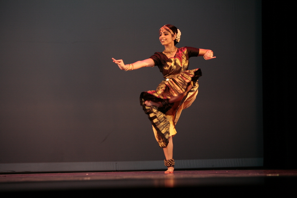 natyadance's tweet photo. From the Shakti Chakra archives: Love this catch of a joyful Aarti Israni from our 2009 tour. Get your tickets for Shakti Chakra today! 
Tickets: https://t.co/CGgJg52SMJ
Performances run:
Friday, Oct 7 @7:30pm
Saturday, Oct 8 @7:30pm
Sunday, Oct 9 @ 3pm *children’s matinee https://t.co/LpoABGftfU