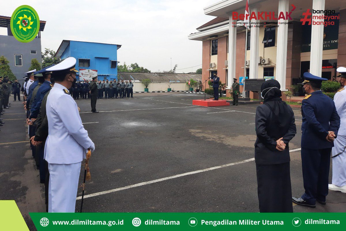 dilmiltama's tweet photo. jakarta, 5/10 Jakarta, 5 Oktober 2022.
Plt Kadilmiltama Marsma TNI Haryo Kusworo, S.H., M.Hum. menjadi Inspektur Upacara Peringatan Hari Ulang Tahun Tentara Nasional Indonesia ke 77.

"DIRGAHAYU TENTARA NASIONAL INDONESIA, TNI ADALAH KITA" https://t.co/IovGmTD3tl