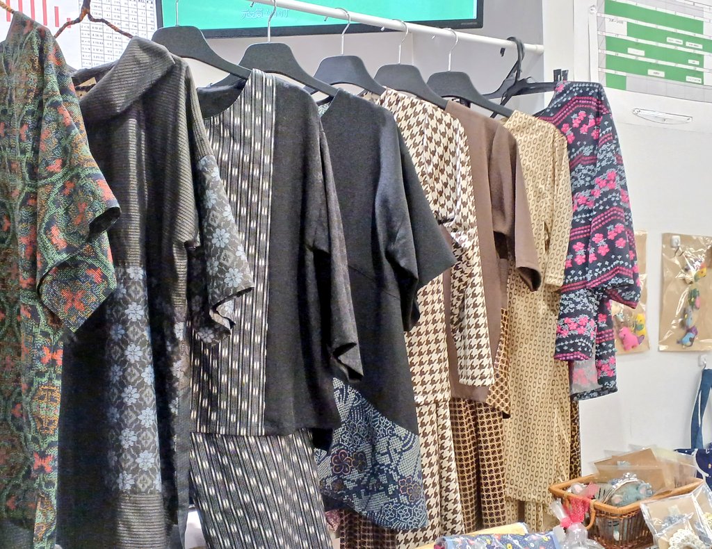 genkishop2's tweet photo. 🌟バザーIN元気ショップ🌟

本日は【ほおずき】さんが出店中👕👜

さらさらとした着心地の良いお洋服やバッグ、可愛い動物のストラップなどたくさん入荷しておりますよ🐶🎵

どうぞご来店くださいませ🌼 https://t.co/jP0Xfhn4L9